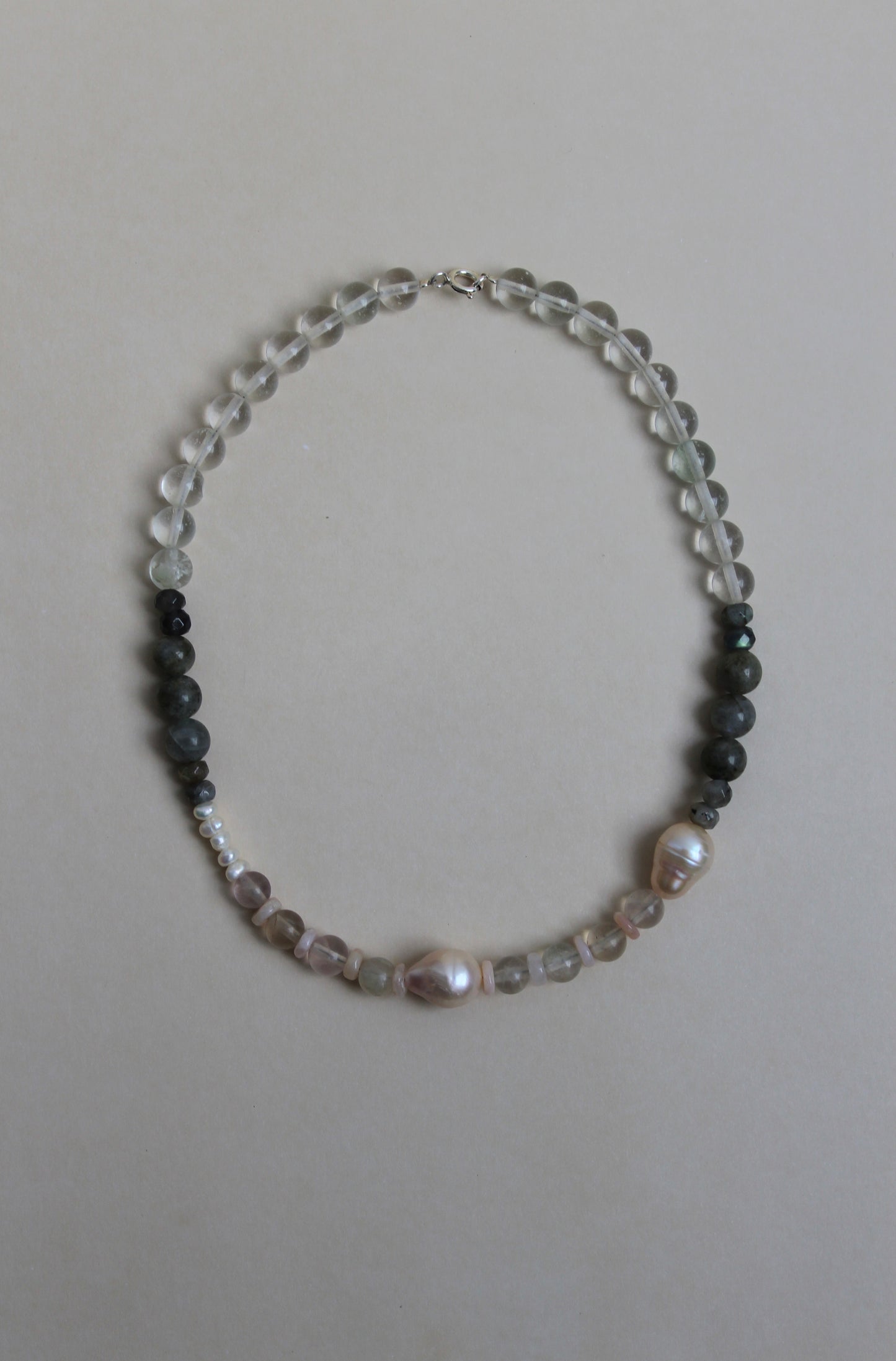 Semiprecious stones collar