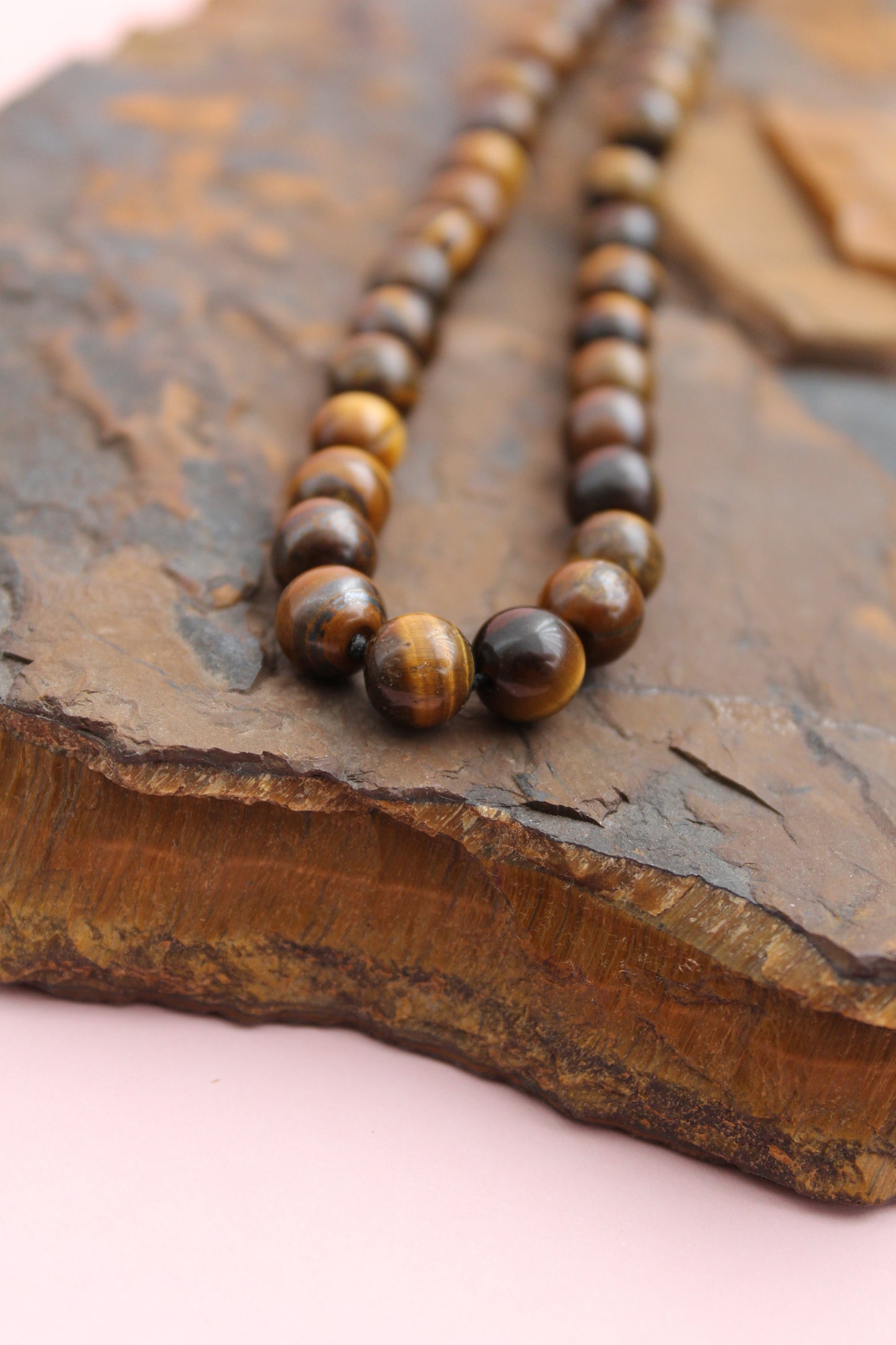 Tiger eye collar